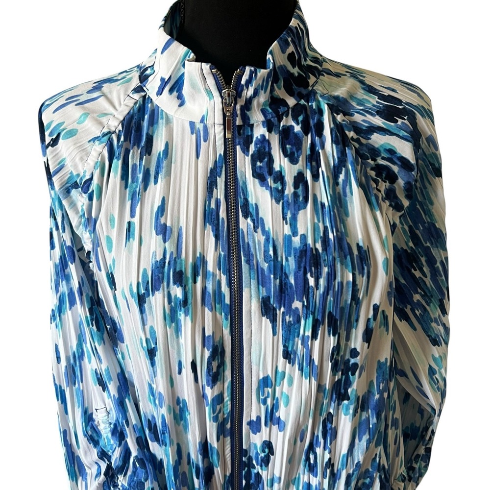 Zenergy by Chicos Blue White Abstract Ikat Pleated Zip Up Jacket Womens 2 Large - Picture 3 of 9